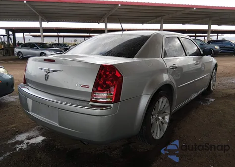 2008 Chrysler 300C Hemi z USA, uszkodzony, nr VIN 2C3LA63H48H312610